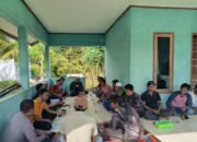 Bhabinkamtibmas Kedaro Kawal Penyaluran Bibit untuk Kemandirian Pangan Sekotong