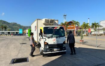 Pengamanan Ketat Bongkaran KMP SURYA 777 di Pelabuhan Lembar Berjalan Lancar