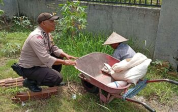 Polsek Labuapi Dorong Ketahanan Pangan Lewat Program Bhabinkamtibmas di Desa Merembu