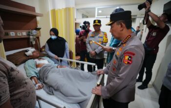 Dialog dengan Korban Ledakan SMAN 72, Kapolri : Siswa Masih Semangat Sekolah