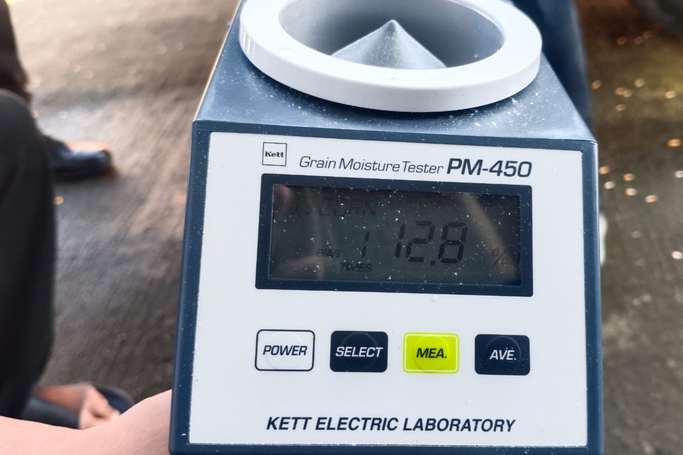 Jaga Stabilitas Pangan, Polsek Gerung Dampingi Penjualan Jagung